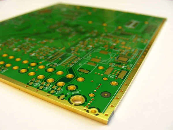 How should the circuit board be plated?