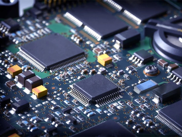 SMT or THT? How to Choose the Right PCB Technology for Your Next Project