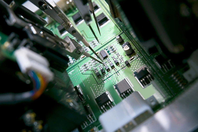 SMT or THT? How to Choose the Right PCB Technology for Your Next Project